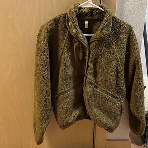 Free People hit the slopes fleece